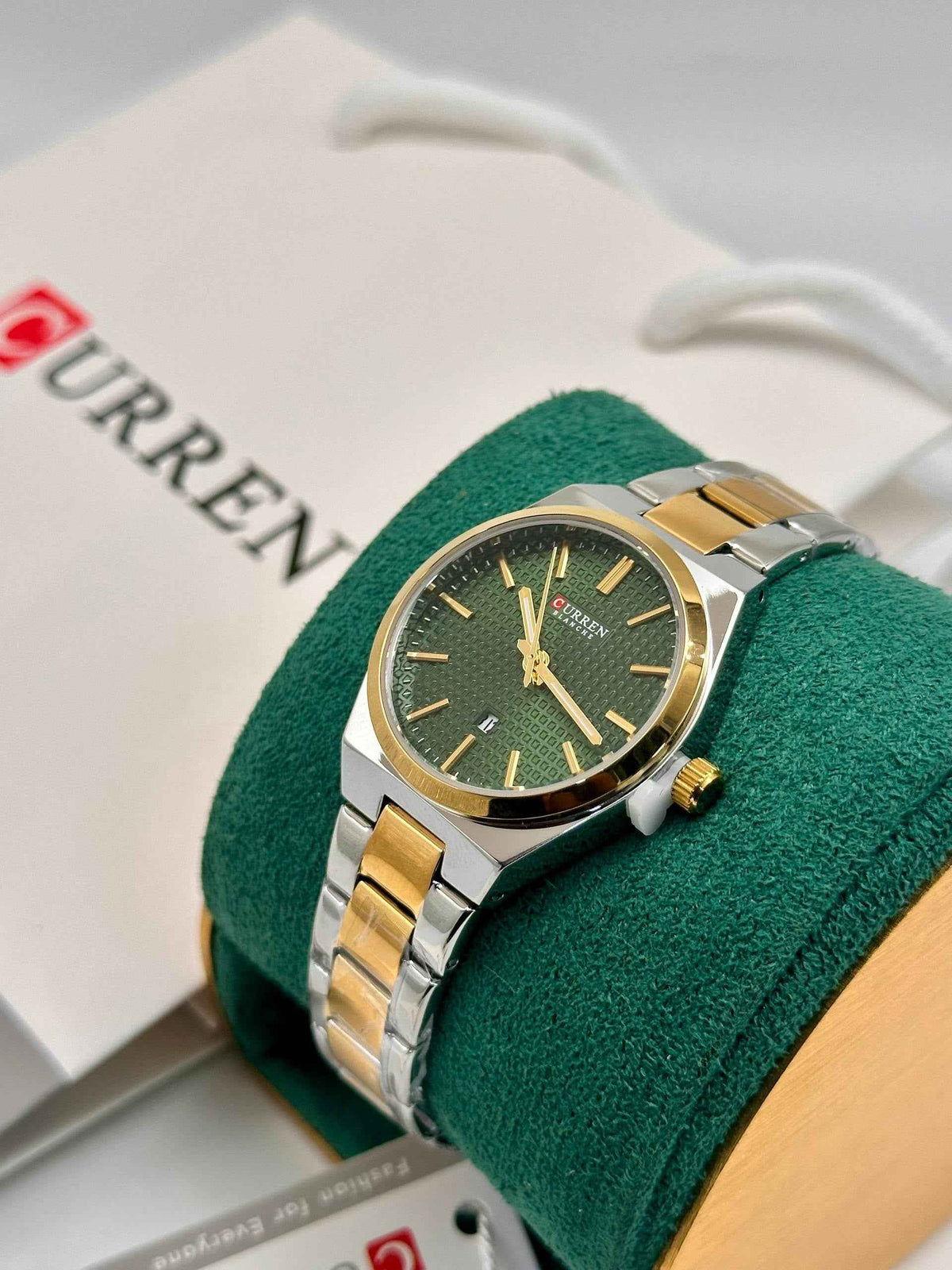 MONTRE CURREN