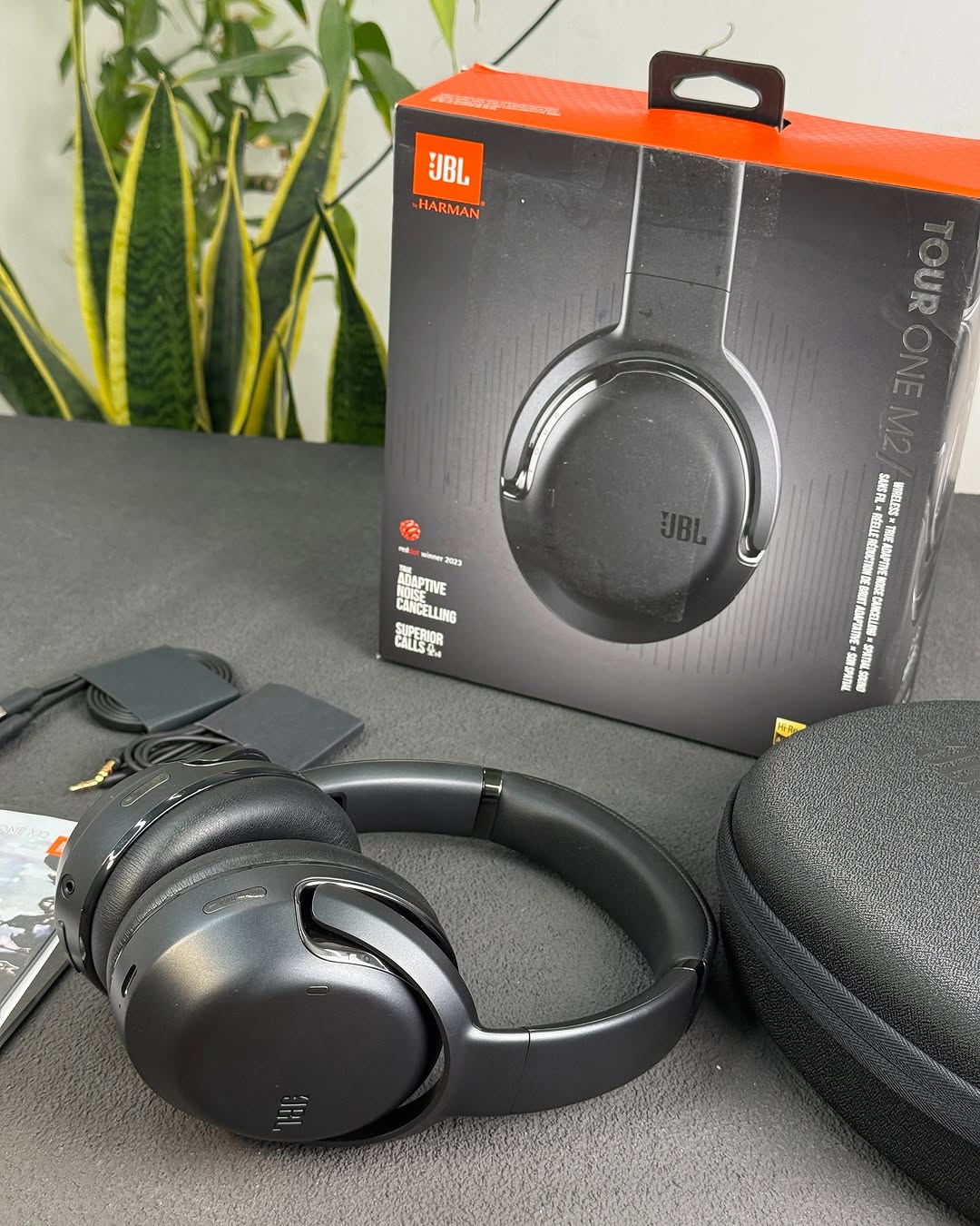 JBL TOUR ONE M2