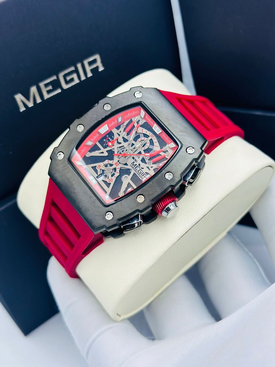 MEGIR AVEC SON COFFRET