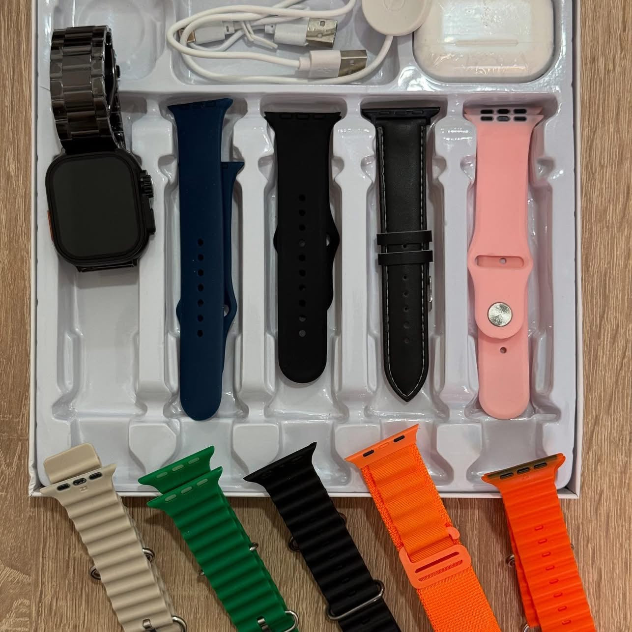 H40 ULTRA 2 (ECOUTEUR,ET 10 BRACELET INTERCHANGE )