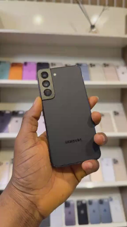 SAMSUNG GALAXY S22