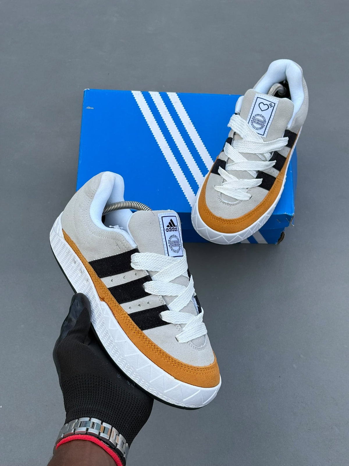 Basket ADIDA ADIMATIC Gris Jaune Noir