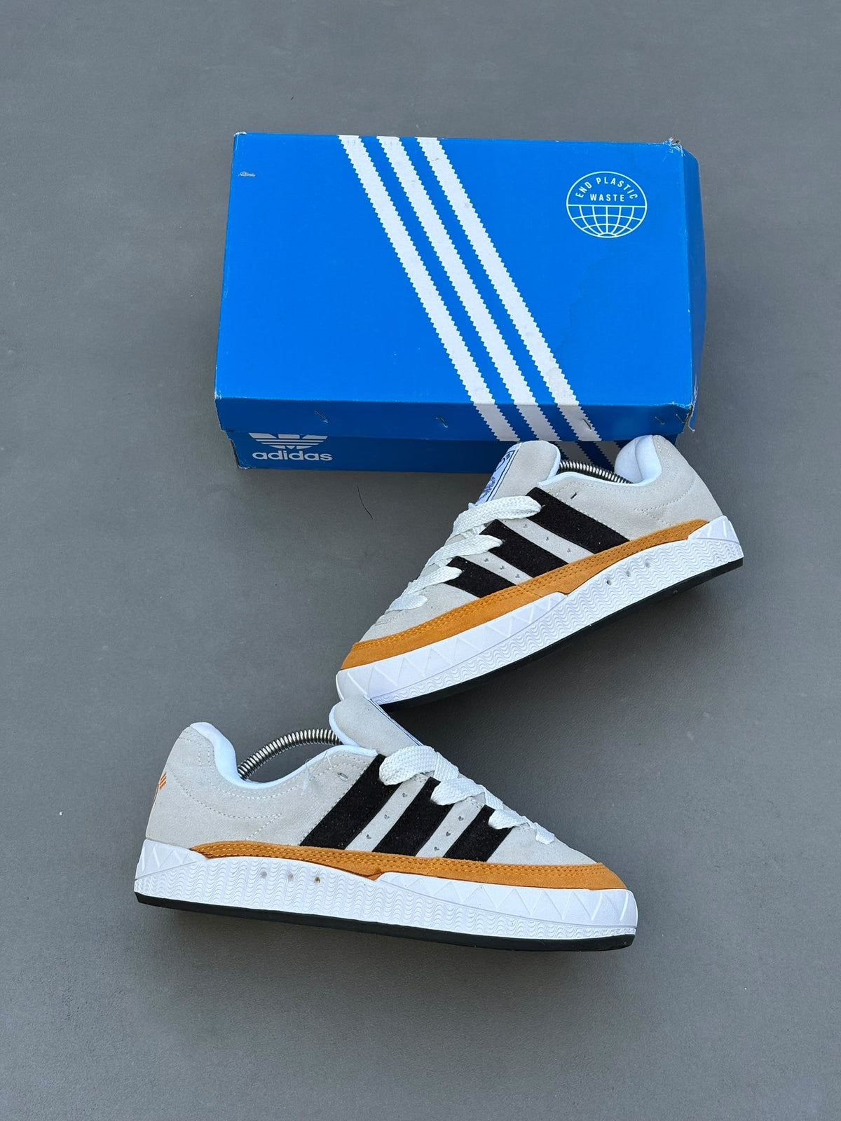 Basket ADIDA ADIMATIC Gris Jaune Noir