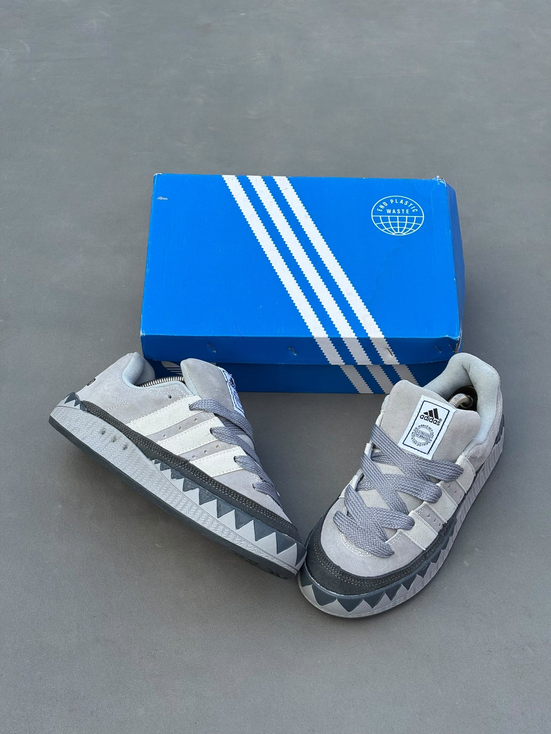 Basket ADIDA ADIMATIC Gris